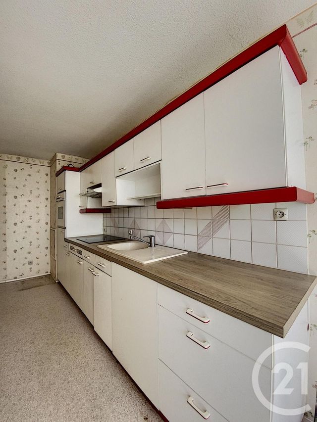 Appartement F4 à vendre - 4 pièces - 82.13 m2 - CHALON SUR SAONE - 71 - BOURGOGNE - Century 21 Immobilière Jaurès Appartement F4 à vendre - 4 pièces - 82.13 m2 - CHALON SUR SAONE - 71 - BOURGOGNE - Century 21 Immobilière Jaurès