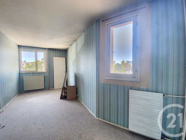 Appartement F4 à vendre - 4 pièces - 82.13 m2 - CHALON SUR SAONE - 71 - BOURGOGNE - Century 21 Immobilière Jaurès Appartement F4 à vendre - 4 pièces - 82.13 m2 - CHALON SUR SAONE - 71 - BOURGOGNE - Century 21 Immobilière Jaurès