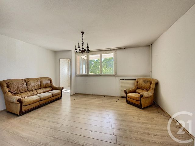 Appartement F4 à vendre - 4 pièces - 82.13 m2 - CHALON SUR SAONE - 71 - BOURGOGNE - Century 21 Immobilière Jaurès Appartement F4 à vendre - 4 pièces - 82.13 m2 - CHALON SUR SAONE - 71 - BOURGOGNE - Century 21 Immobilière Jaurès