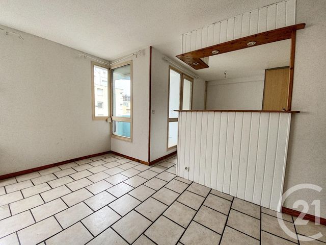 Afficher la photo en grand Appartement F3 à vendre - 3 pièces - 70.0 m2 - CHALON SUR SAONE - 71 - BOURGOGNE - Century 21 Immobilière Jaurès