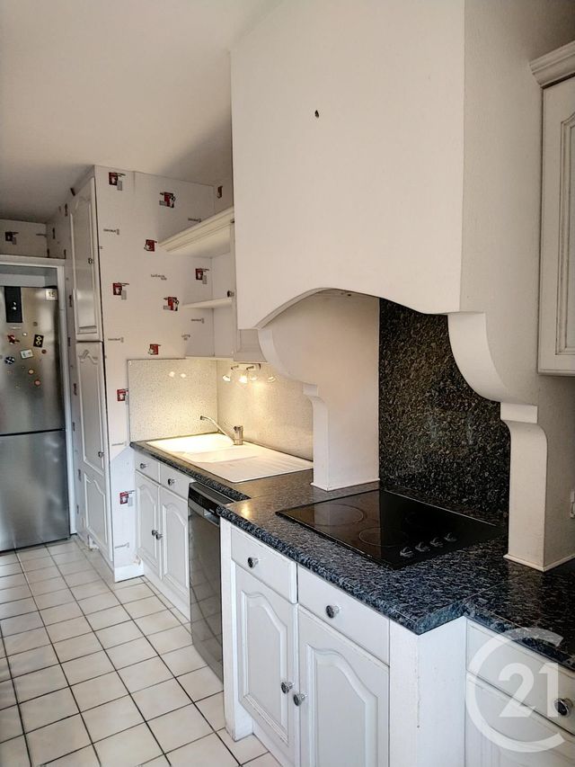 Appartement F3 à vendre - 3 pièces - 96.58 m2 - CHALON SUR SAONE - 71 - BOURGOGNE - Century 21 Immobilière Jaurès Appartement F3 à vendre - 3 pièces - 96.58 m2 - CHALON SUR SAONE - 71 - BOURGOGNE - Century 21 Immobilière Jaurès