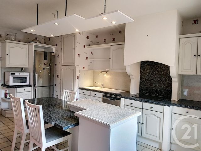 Appartement F3 à vendre - 3 pièces - 96.58 m2 - CHALON SUR SAONE - 71 - BOURGOGNE - Century 21 Immobilière Jaurès Appartement F3 à vendre - 3 pièces - 96.58 m2 - CHALON SUR SAONE - 71 - BOURGOGNE - Century 21 Immobilière Jaurès
