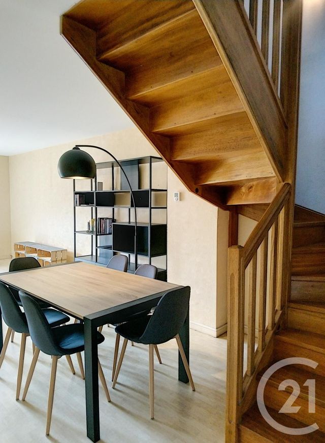 Appartement F3 à vendre - 3 pièces - 96.58 m2 - CHALON SUR SAONE - 71 - BOURGOGNE - Century 21 Immobilière Jaurès Appartement F3 à vendre - 3 pièces - 96.58 m2 - CHALON SUR SAONE - 71 - BOURGOGNE - Century 21 Immobilière Jaurès