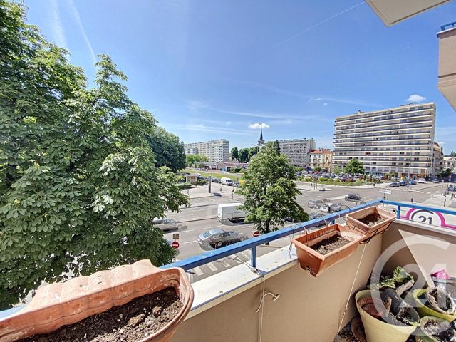 Appartement F5 à vendre - 5 pièces - 102.69 m2 - CHALON SUR SAONE - 71 - BOURGOGNE - Century 21 Immobilière Jaurès Appartement F5 à vendre - 5 pièces - 102.69 m2 - CHALON SUR SAONE - 71 - BOURGOGNE - Century 21 Immobilière Jaurès