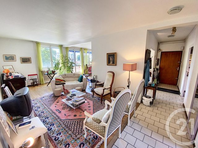 Appartement F5 à vendre - 5 pièces - 102.69 m2 - CHALON SUR SAONE - 71 - BOURGOGNE - Century 21 Immobilière Jaurès Appartement F5 à vendre - 5 pièces - 102.69 m2 - CHALON SUR SAONE - 71 - BOURGOGNE - Century 21 Immobilière Jaurès