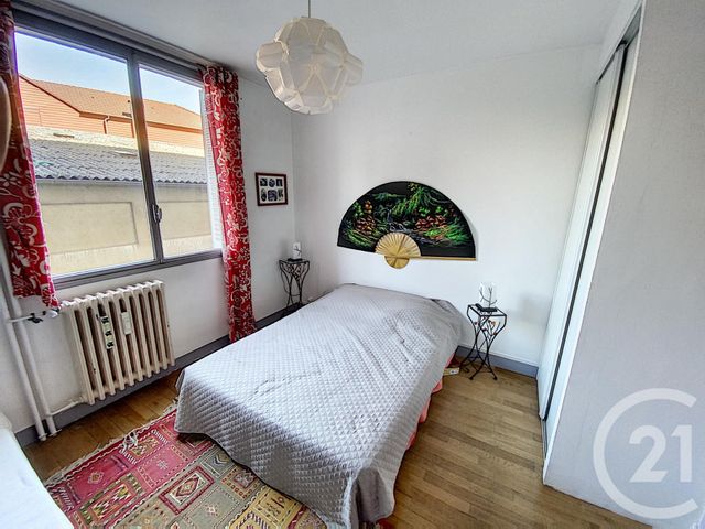 Appartement F5 à vendre - 5 pièces - 102.69 m2 - CHALON SUR SAONE - 71 - BOURGOGNE - Century 21 Immobilière Jaurès Appartement F5 à vendre - 5 pièces - 102.69 m2 - CHALON SUR SAONE - 71 - BOURGOGNE - Century 21 Immobilière Jaurès