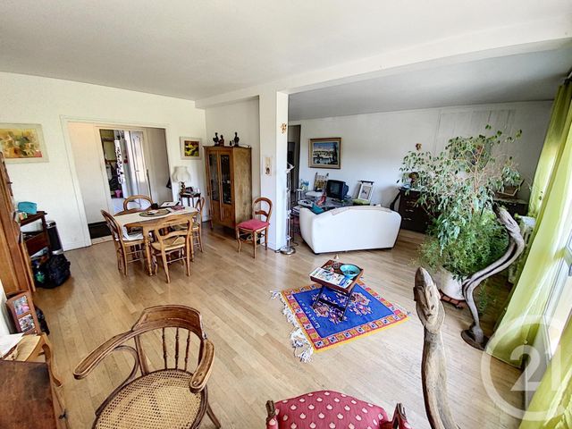 Appartement F5 à vendre - 5 pièces - 102.69 m2 - CHALON SUR SAONE - 71 - BOURGOGNE - Century 21 Immobilière Jaurès Appartement F5 à vendre - 5 pièces - 102.69 m2 - CHALON SUR SAONE - 71 - BOURGOGNE - Century 21 Immobilière Jaurès