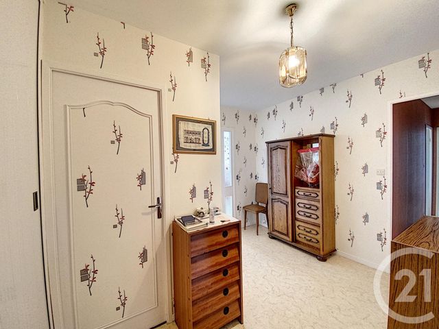 Appartement F3 à vendre - 3 pièces - 69.82 m2 - CHALON SUR SAONE - 71 - BOURGOGNE - Century 21 Immobilière Jaurès Appartement F3 à vendre - 3 pièces - 69.82 m2 - CHALON SUR SAONE - 71 - BOURGOGNE - Century 21 Immobilière Jaurès