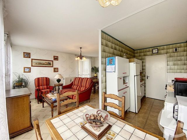 Appartement F3 à vendre - 3 pièces - 69.82 m2 - CHALON SUR SAONE - 71 - BOURGOGNE - Century 21 Immobilière Jaurès Appartement F3 à vendre - 3 pièces - 69.82 m2 - CHALON SUR SAONE - 71 - BOURGOGNE - Century 21 Immobilière Jaurès