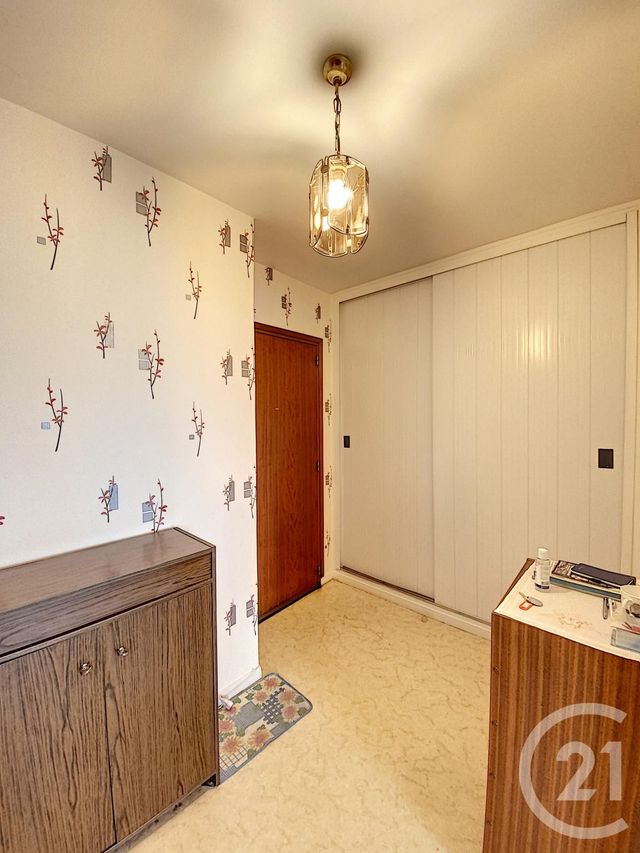 Appartement F3 à vendre - 3 pièces - 69.82 m2 - CHALON SUR SAONE - 71 - BOURGOGNE - Century 21 Immobilière Jaurès Appartement F3 à vendre - 3 pièces - 69.82 m2 - CHALON SUR SAONE - 71 - BOURGOGNE - Century 21 Immobilière Jaurès