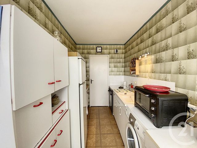 Appartement F3 à vendre - 3 pièces - 69.82 m2 - CHALON SUR SAONE - 71 - BOURGOGNE - Century 21 Immobilière Jaurès Appartement F3 à vendre - 3 pièces - 69.82 m2 - CHALON SUR SAONE - 71 - BOURGOGNE - Century 21 Immobilière Jaurès