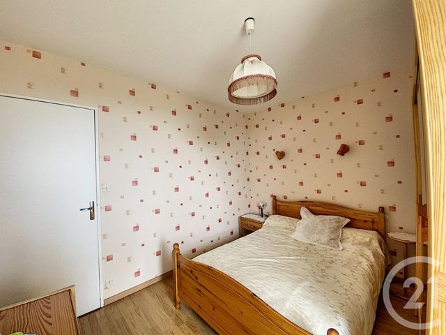 Appartement F3 à vendre - 3 pièces - 69.82 m2 - CHALON SUR SAONE - 71 - BOURGOGNE - Century 21 Immobilière Jaurès Appartement F3 à vendre - 3 pièces - 69.82 m2 - CHALON SUR SAONE - 71 - BOURGOGNE - Century 21 Immobilière Jaurès