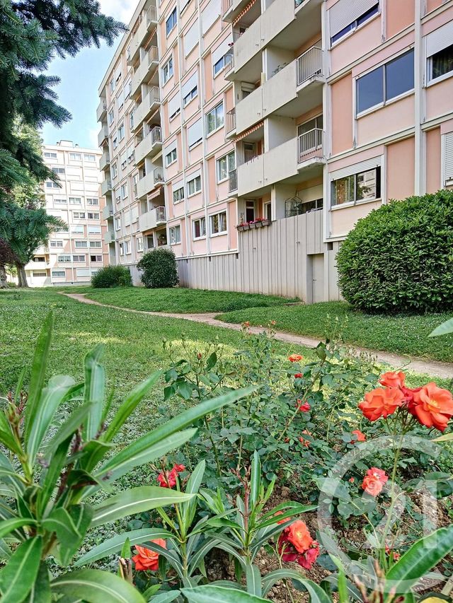 Appartement F3 à vendre - 3 pièces - 59.38 m2 - CHALON SUR SAONE - 71 - BOURGOGNE - Century 21 Immobilière Jaurès Appartement F3 à vendre - 3 pièces - 59.38 m2 - CHALON SUR SAONE - 71 - BOURGOGNE - Century 21 Immobilière Jaurès