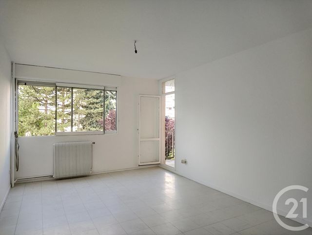 Appartement F3 à vendre - 3 pièces - 59.38 m2 - CHALON SUR SAONE - 71 - BOURGOGNE - Century 21 Immobilière Jaurès Appartement F3 à vendre - 3 pièces - 59.38 m2 - CHALON SUR SAONE - 71 - BOURGOGNE - Century 21 Immobilière Jaurès
