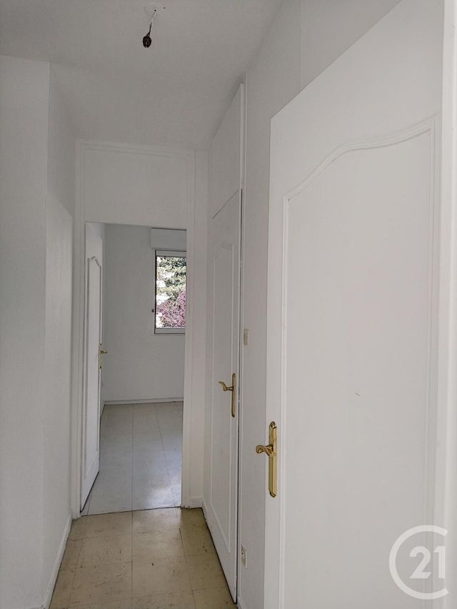 Appartement F3 à vendre - 3 pièces - 59.38 m2 - CHALON SUR SAONE - 71 - BOURGOGNE - Century 21 Immobilière Jaurès Appartement F3 à vendre - 3 pièces - 59.38 m2 - CHALON SUR SAONE - 71 - BOURGOGNE - Century 21 Immobilière Jaurès