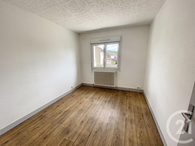 Appartement F3 à louer - 3 pièces - 65.6 m2 - ST REMY - 71 - BOURGOGNE - Century 21 Immobilière Jaurès Appartement F3 à louer - 3 pièces - 65.6 m2 - ST REMY - 71 - BOURGOGNE - Century 21 Immobilière Jaurès