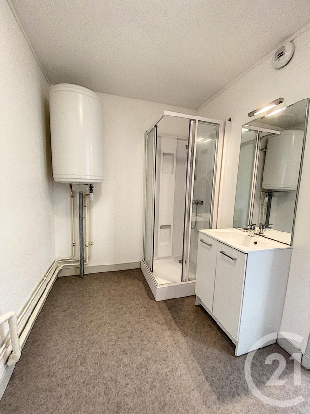 Appartement F3 à louer - 3 pièces - 65.6 m2 - ST REMY - 71 - BOURGOGNE - Century 21 Immobilière Jaurès Appartement F3 à louer - 3 pièces - 65.6 m2 - ST REMY - 71 - BOURGOGNE - Century 21 Immobilière Jaurès