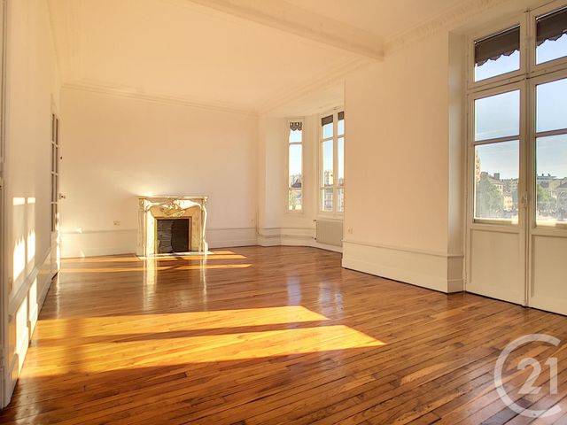 Afficher la photo en grand Appartement F4 à louer - 4 pièces - 90.0 m2 - CHALON SUR SAONE - 71 - BOURGOGNE - Century 21 Immobilière Jaurès