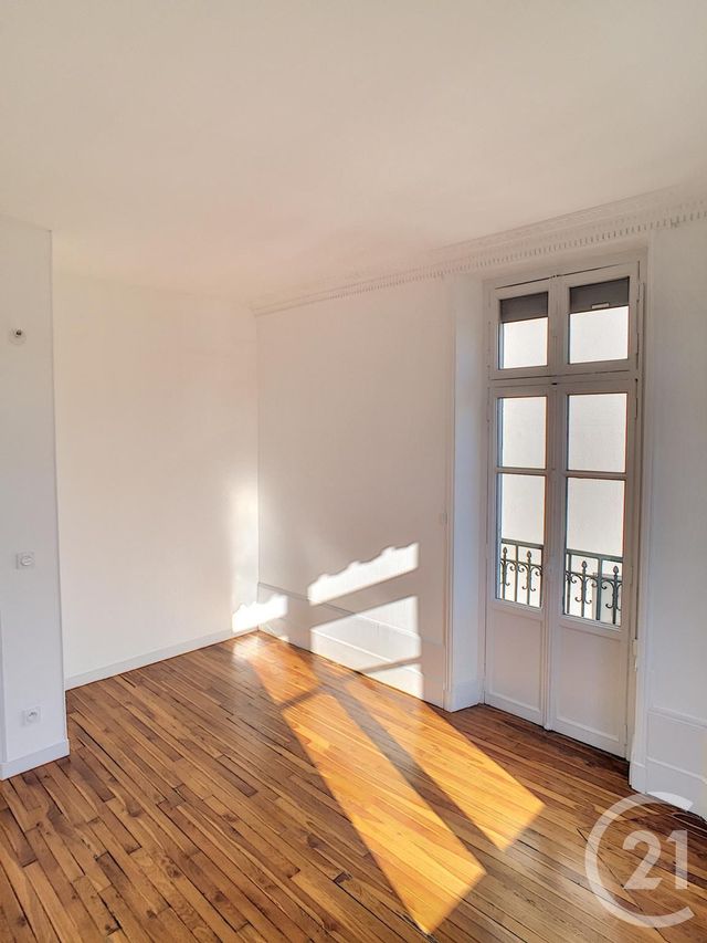Afficher la photo en grand Appartement F4 à louer - 4 pièces - 90.0 m2 - CHALON SUR SAONE - 71 - BOURGOGNE - Century 21 Immobilière Jaurès