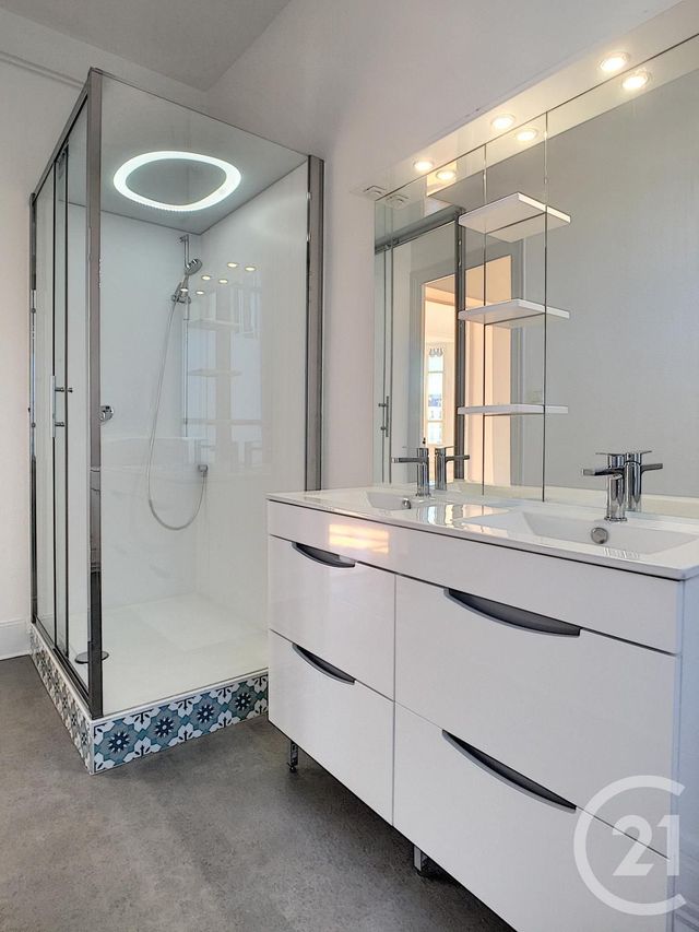 Afficher la photo en grand Appartement F4 à louer - 4 pièces - 90.0 m2 - CHALON SUR SAONE - 71 - BOURGOGNE - Century 21 Immobilière Jaurès