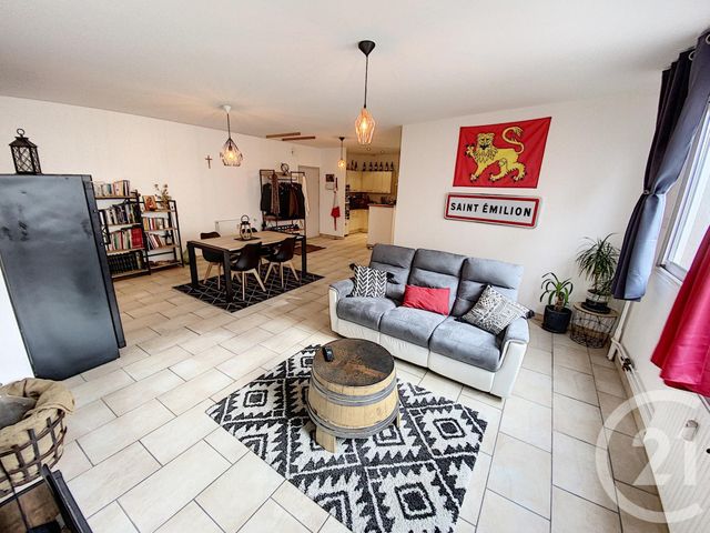 Appartement F3 à vendre - 3 pièces - 84.09 m2 - CHALON SUR SAONE - 71 - BOURGOGNE - Century 21 Immobilière Jaurès Appartement F3 à vendre - 3 pièces - 84.09 m2 - CHALON SUR SAONE - 71 - BOURGOGNE - Century 21 Immobilière Jaurès