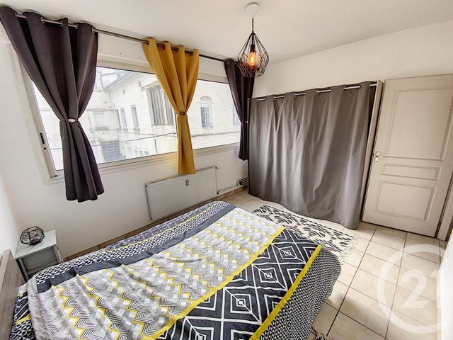 Appartement F3 à vendre - 3 pièces - 84.09 m2 - CHALON SUR SAONE - 71 - BOURGOGNE - Century 21 Immobilière Jaurès Appartement F3 à vendre - 3 pièces - 84.09 m2 - CHALON SUR SAONE - 71 - BOURGOGNE - Century 21 Immobilière Jaurès