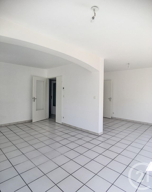 Afficher la photo en grand Appartement F3 à louer - 3 pièces - 72.38 m2 - CHALON SUR SAONE - 71 - BOURGOGNE - Century 21 Immobilière Jaurès