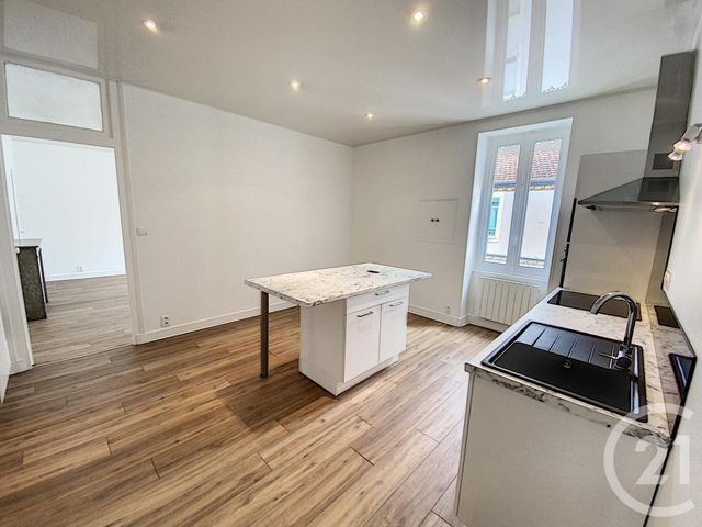 Afficher la photo en grand Appartement F3 à louer - 3 pièces - 70.83 m2 - CHALON SUR SAONE - 71 - BOURGOGNE - Century 21 Immobilière Jaurès