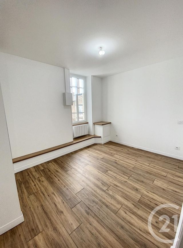 Afficher la photo en grand Appartement F3 à louer - 3 pièces - 70.83 m2 - CHALON SUR SAONE - 71 - BOURGOGNE - Century 21 Immobilière Jaurès