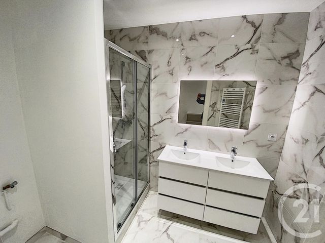 Afficher la photo en grand Appartement F3 à louer - 3 pièces - 70.83 m2 - CHALON SUR SAONE - 71 - BOURGOGNE - Century 21 Immobilière Jaurès