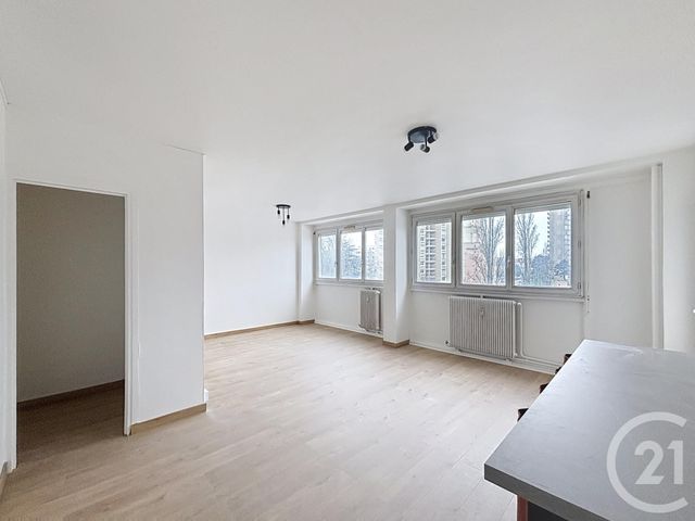 Appartement F4 à louer - 4 pièces - 70.4 m2 - CHALON SUR SAONE - 71 - BOURGOGNE - Century 21 Immobilière Jaurès