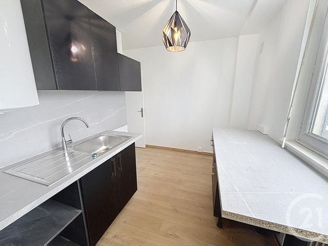 Appartement F4 à louer - 4 pièces - 70.4 m2 - CHALON SUR SAONE - 71 - BOURGOGNE - Century 21 Immobilière Jaurès