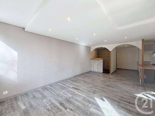 Afficher la photo en grand Appartement T2 à louer - 2 pièces - 60.06 m2 - CHALON SUR SAONE - 71 - BOURGOGNE - Century 21 Immobilière Jaurès