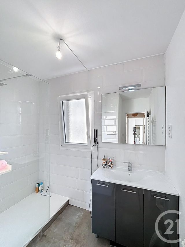 Appartement T3 à louer - 3 pièces - 57.73 m2 - CHALON SUR SAONE - 71 - BOURGOGNE - Century 21 Immobilière Jaurès