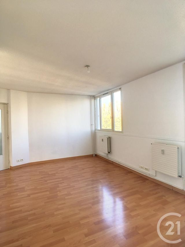 Appartement F2 à louer - 2 pièces - 53.0 m2 - CHALON SUR SAONE - 71 - BOURGOGNE - Century 21 Immobilière Jaurès