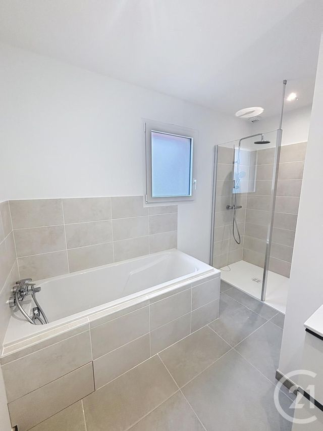 maison à louer - 4 pièces - 110.0 m2 - BAUDRIERES - 71 - BOURGOGNE - Century 21 Immobilière Jaurès