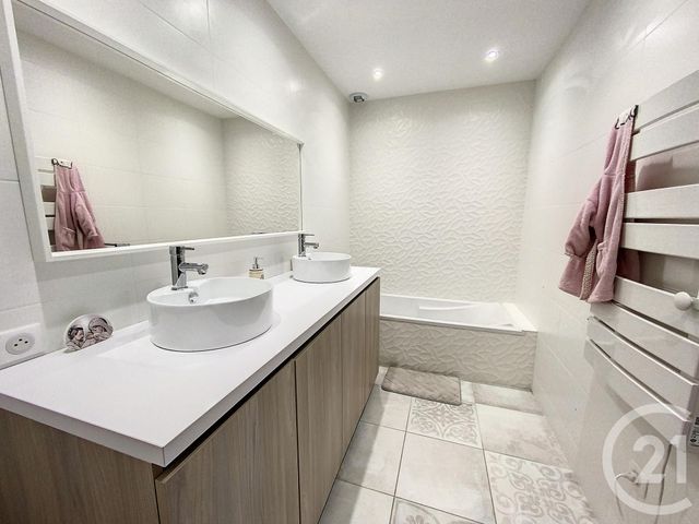 Appartement F4 à louer - 4 pièces - 125.72 m2 - CHALON SUR SAONE - 71 - BOURGOGNE - Century 21 Immobilière Jaurès
