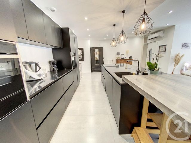 Appartement F4 à louer - 4 pièces - 125.72 m2 - CHALON SUR SAONE - 71 - BOURGOGNE - Century 21 Immobilière Jaurès