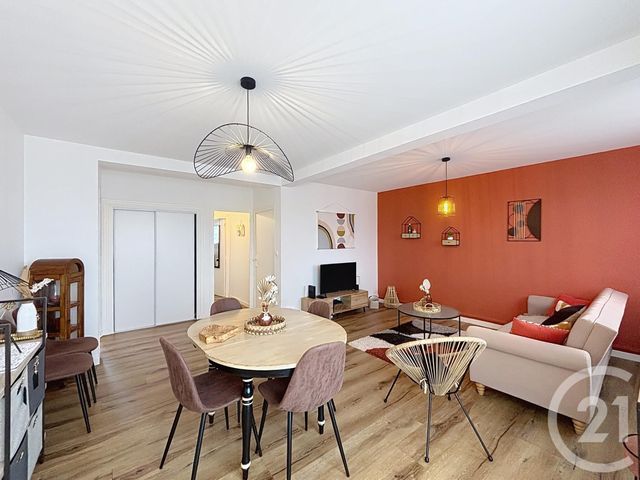 Appartement T4 à louer - 4 pièces - 63.66 m2 - CHALON SUR SAONE - 71 - BOURGOGNE - Century 21 Immobilière Jaurès