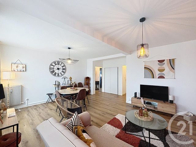 Appartement T4 à louer - 4 pièces - 63.66 m2 - CHALON SUR SAONE - 71 - BOURGOGNE - Century 21 Immobilière Jaurès