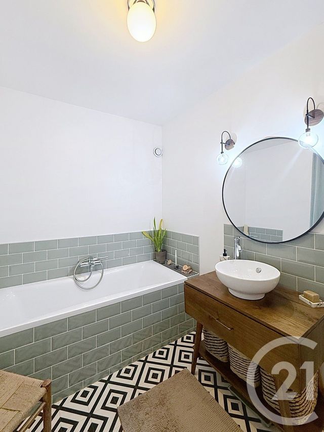 Appartement F4 à louer - 4 pièces - 84.48 m2 - CHALON SUR SAONE - 71 - BOURGOGNE - Century 21 Immobilière Jaurès