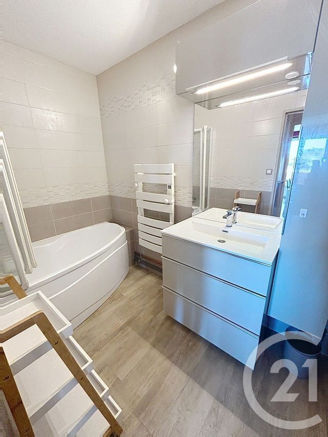 Appartement F3 à louer - 3 pièces - 67.43 m2 - CHALON SUR SAONE - 71 - BOURGOGNE - Century 21 Immobilière Jaurès