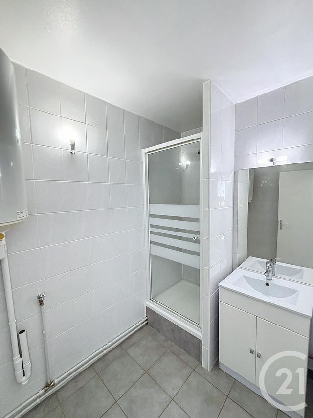 Appartement T3 à vendre - 3 pièces - 52.0 m2 - CHALON SUR SAONE - 71 - BOURGOGNE - Century 21 Immobilière Jaurès